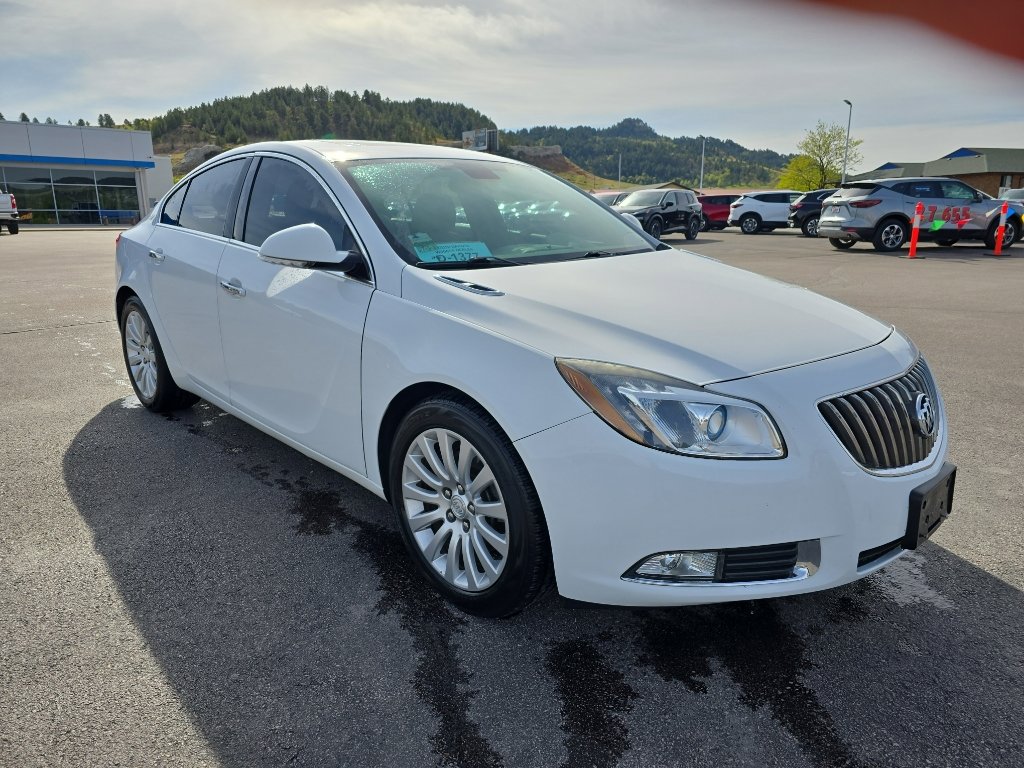 Used 2013 Buick Regal Premium FWD image 4