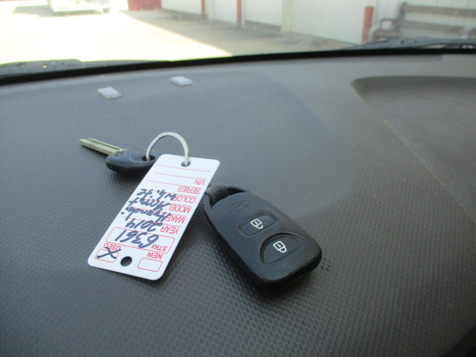 Used 2014 Hyundai Accent GLS FWD image 29