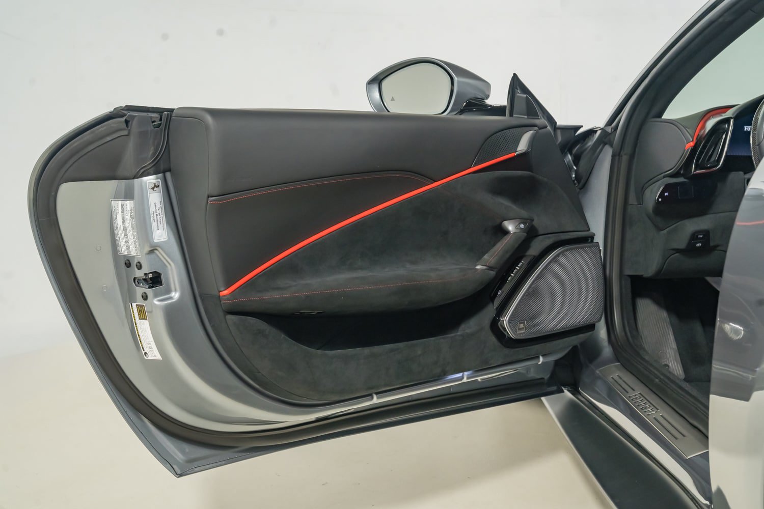 Used 2022 Ferrari Roma RWD image 16