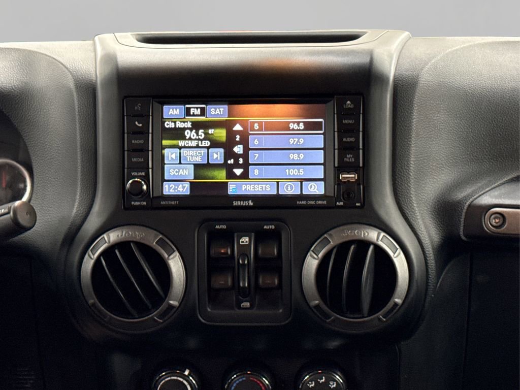 Used 2016 Jeep Wrangler Unlimited Willys image 17