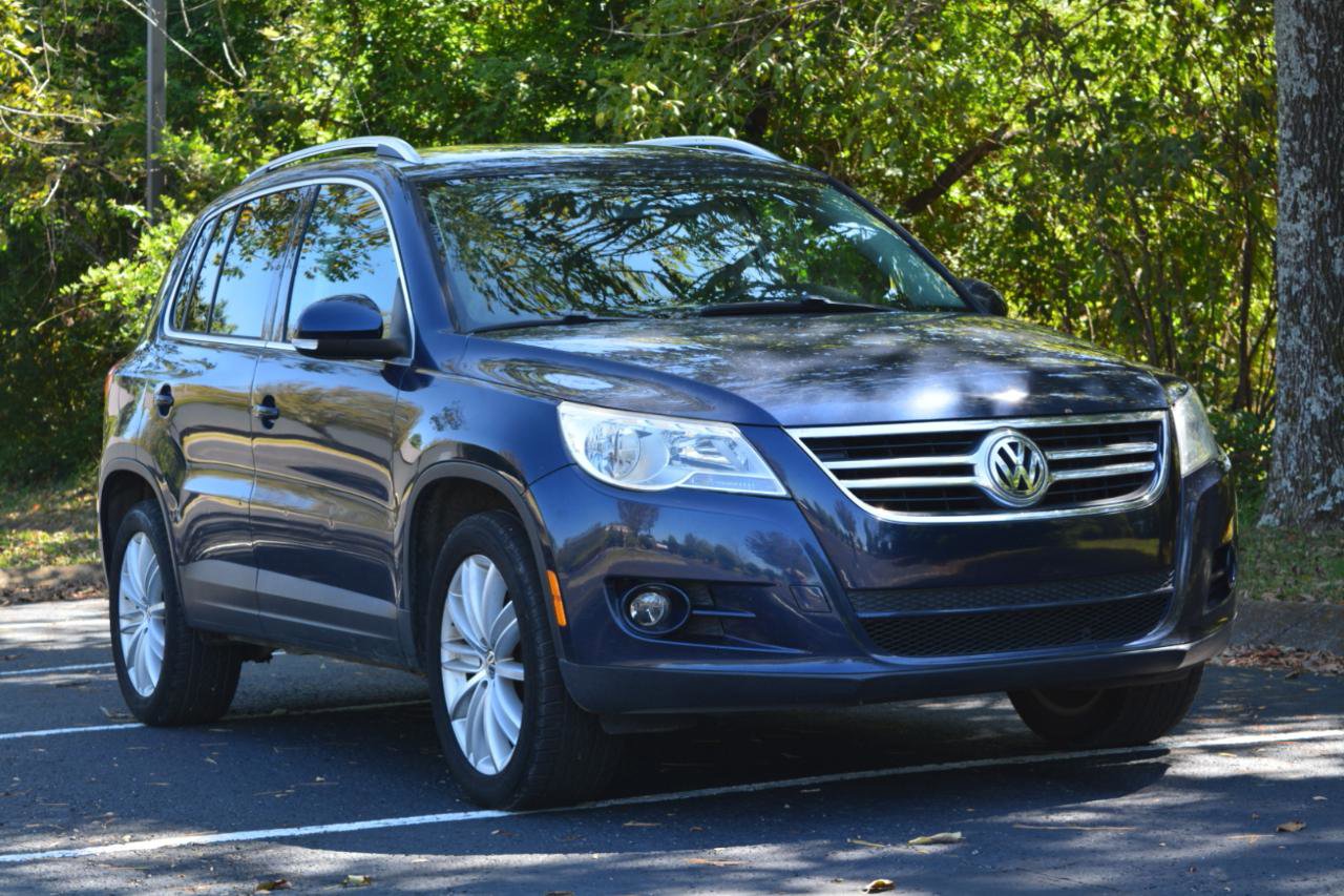 Used 2011 Volkswagen Tiguan S image 3