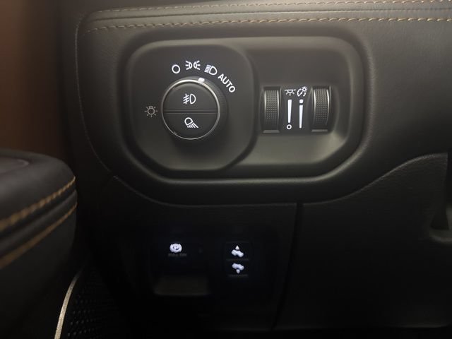 Used 2022 RAM 1500 Limited AWD/4WD image 19