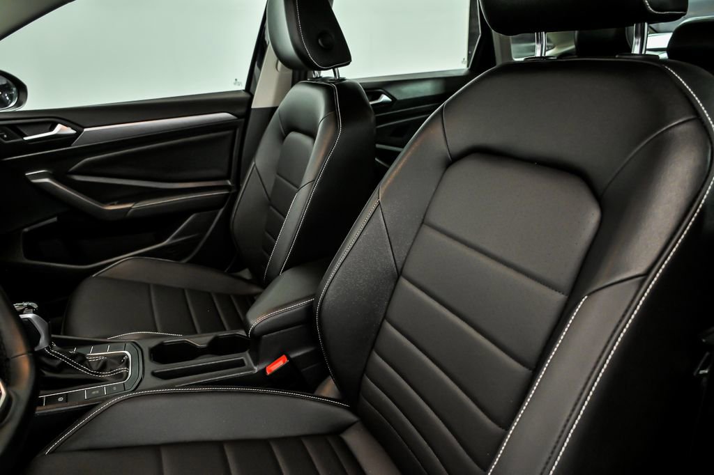 Used 2023 Volkswagen Jetta SE FWD image 13