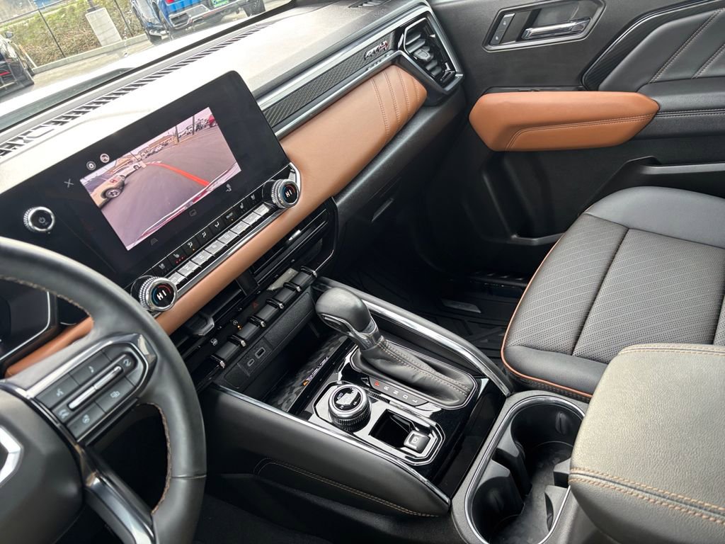 Used 2024 GMC Canyon AT4 w/ AT4 Premium Package AWD/4WD image 21