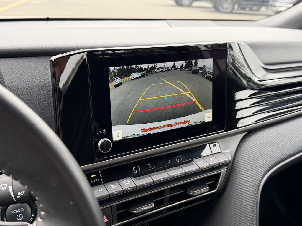 Used 2025 Toyota Camry SE FWD image 17