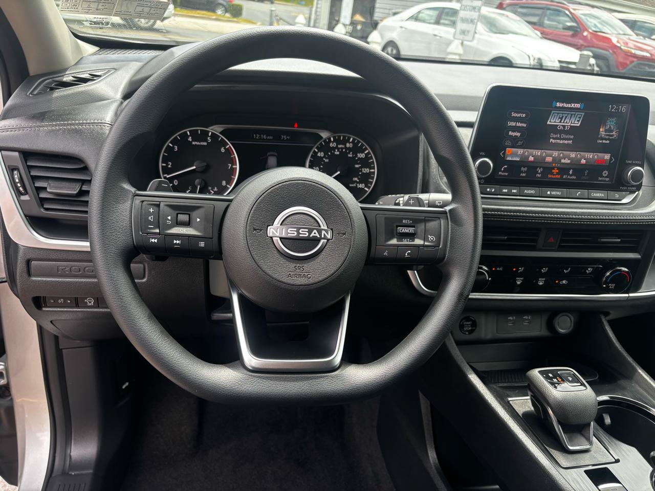 Used 2024 Nissan Rogue S AWD/4WD image 15