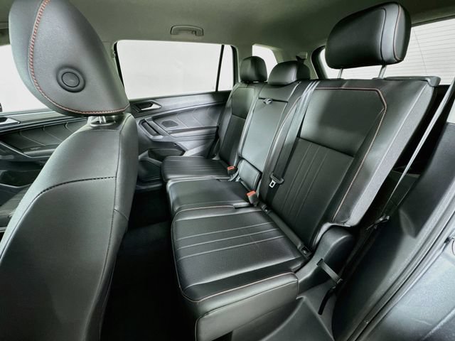 Used 2024 Volkswagen Tiguan SE FWD image 21