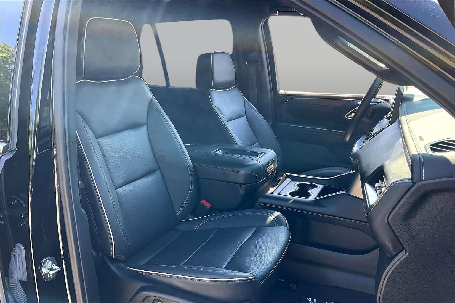 Used 2023 Chevrolet Tahoe Premier AWD/4WD image 9