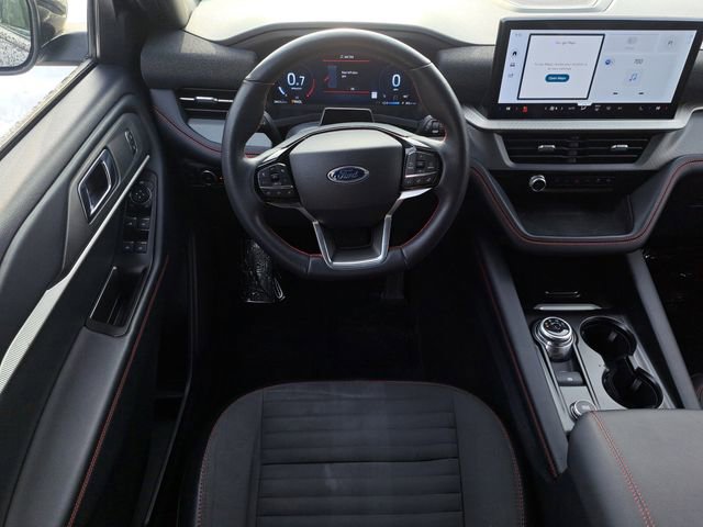 Used 2025 Ford Explorer ST-Line image 11