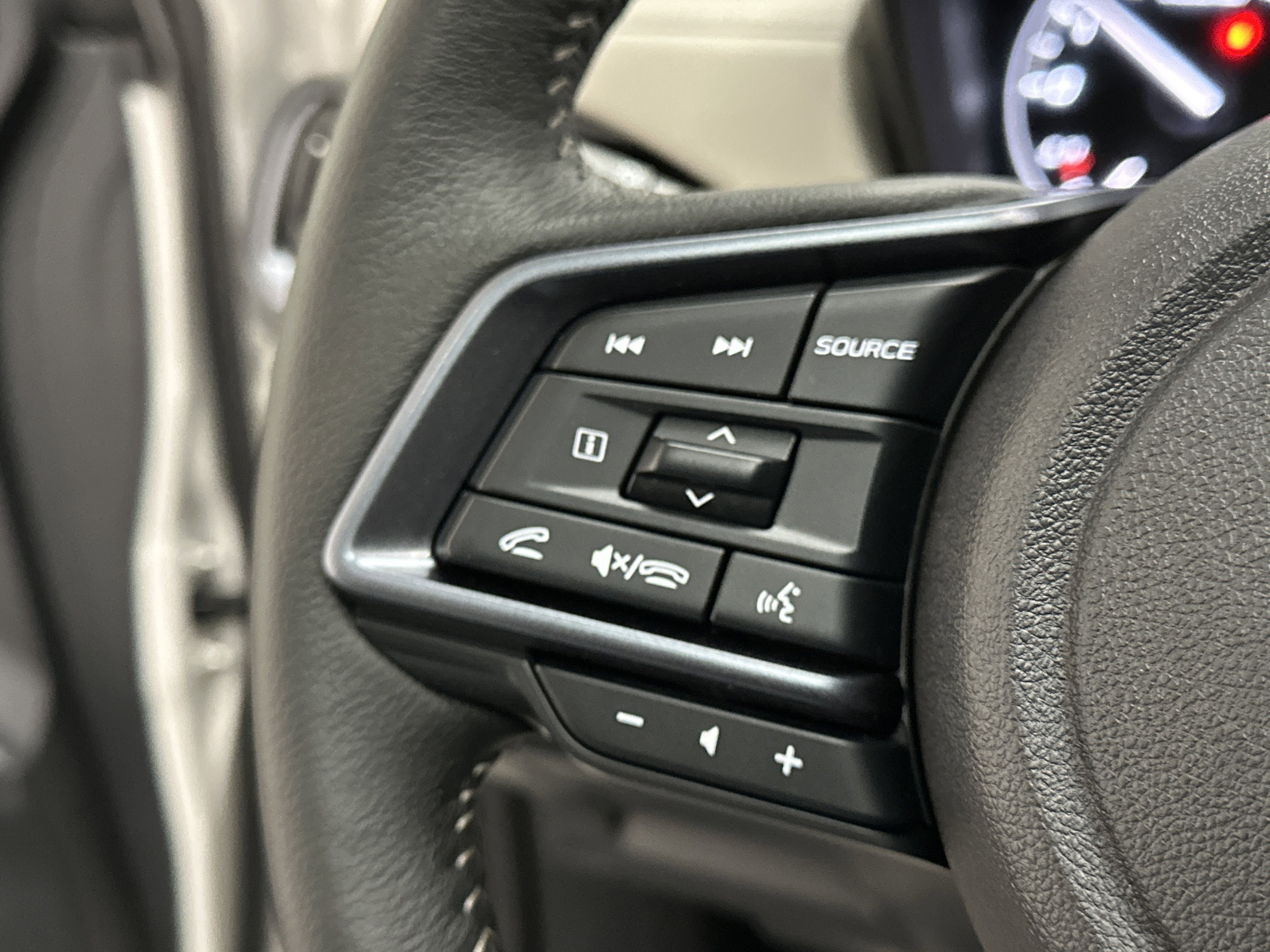 Used 2025 Subaru Forester Limited w/ Popular Package #2 image 26