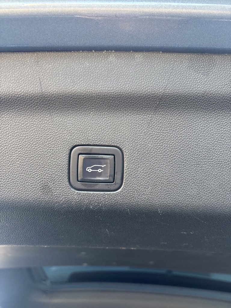 Used 2022 GMC Yukon Denali image 13