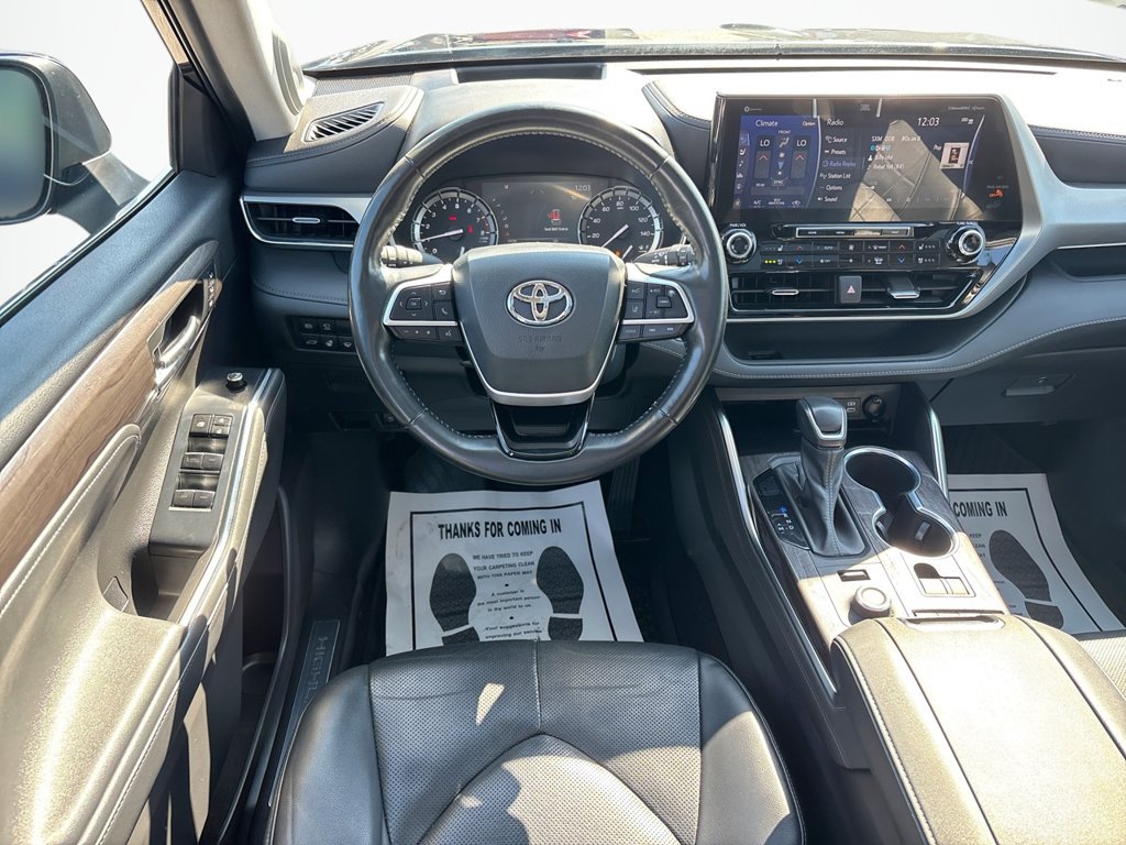 Used 2022 Toyota Highlander Platinum AWD/4WD image 23
