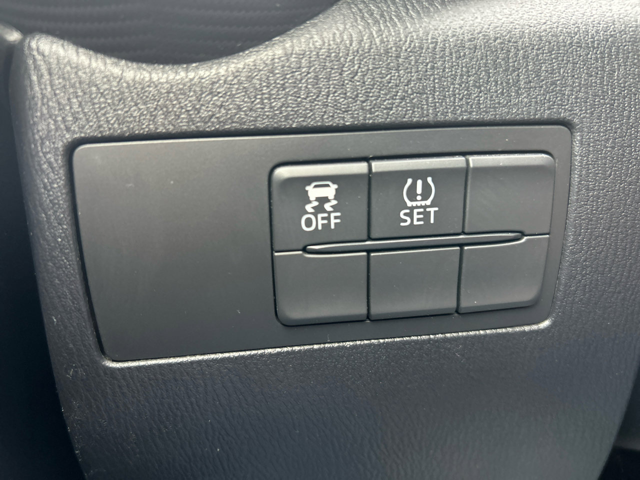 Used 2017 Toyota Yaris iA image 9
