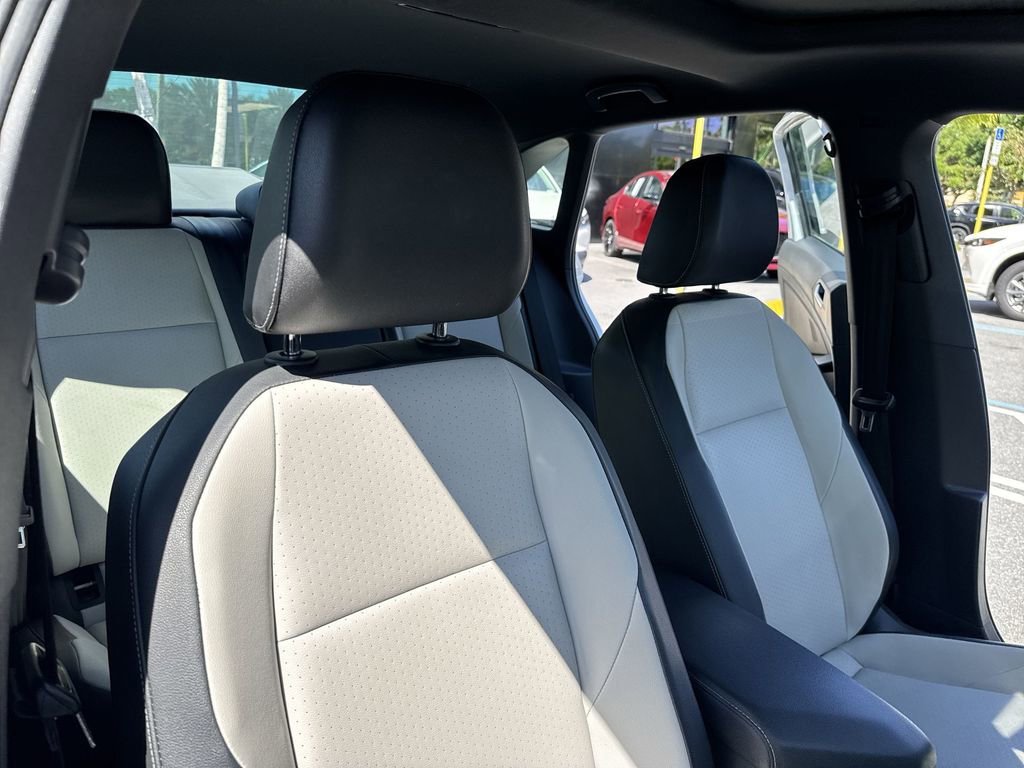 Used 2019 Volkswagen Jetta R-Line w/ R-Line Cold Weather Package image 47