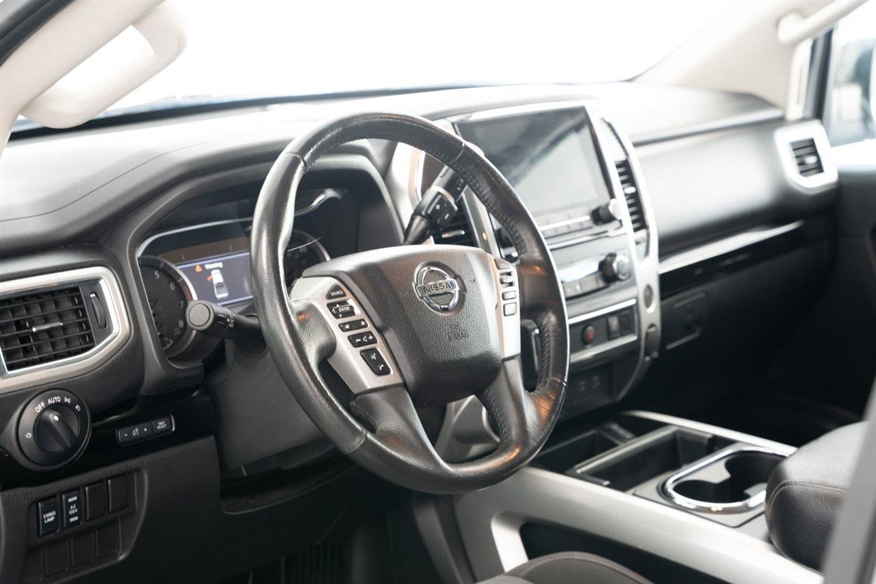 Used 2021 Nissan Titan SV w/ SV Convenience Package AWD/4WD image 14