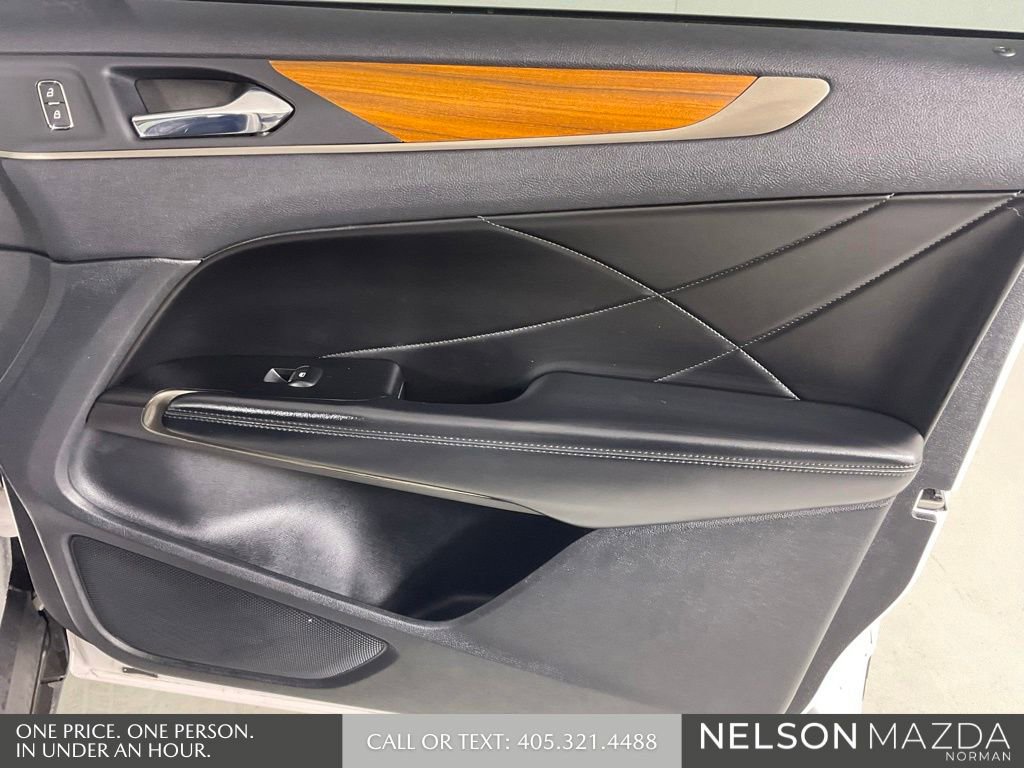 Used 2019 Lincoln MKC Select w/ Select Plus Package FWD image 21