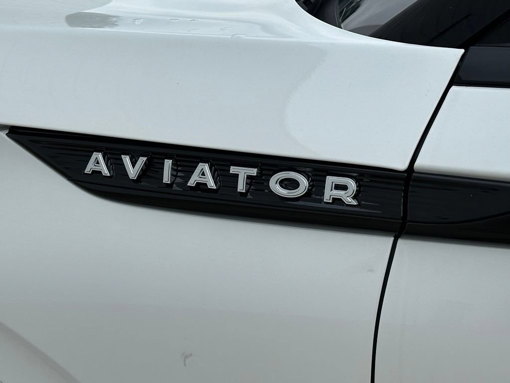 New 2026 Lincoln Aviator Reserve w/ Jet Appearance Package AWD/4WD image 28