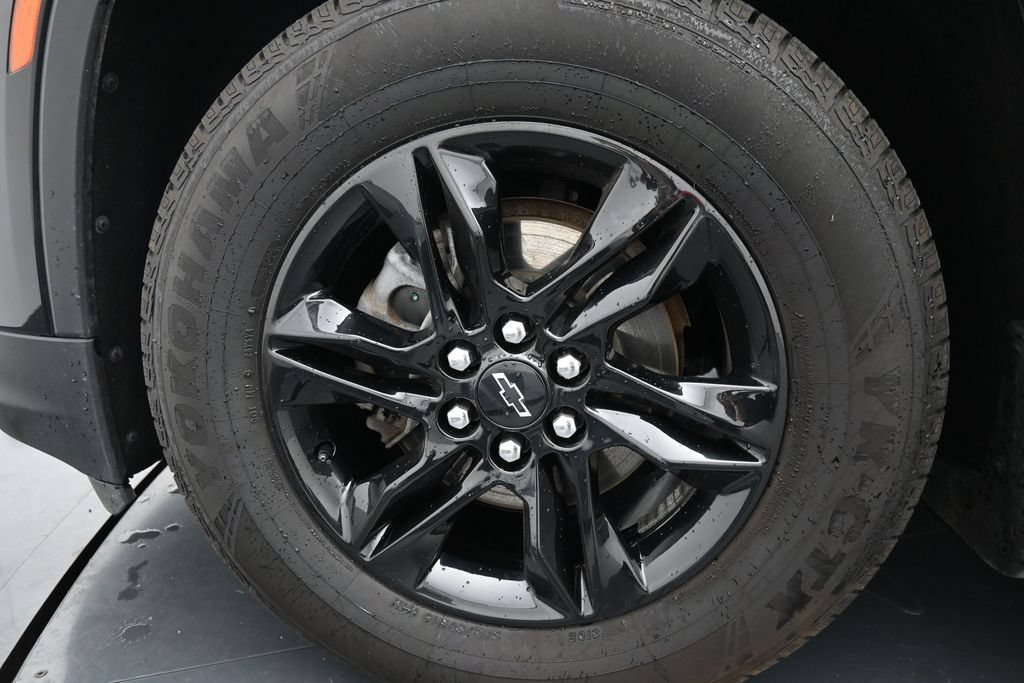 Used 2023 Chevrolet Traverse LT FWD image 14