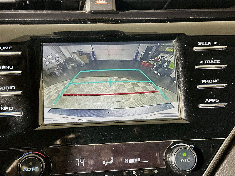Used 2018 Toyota Camry SE FWD image 15