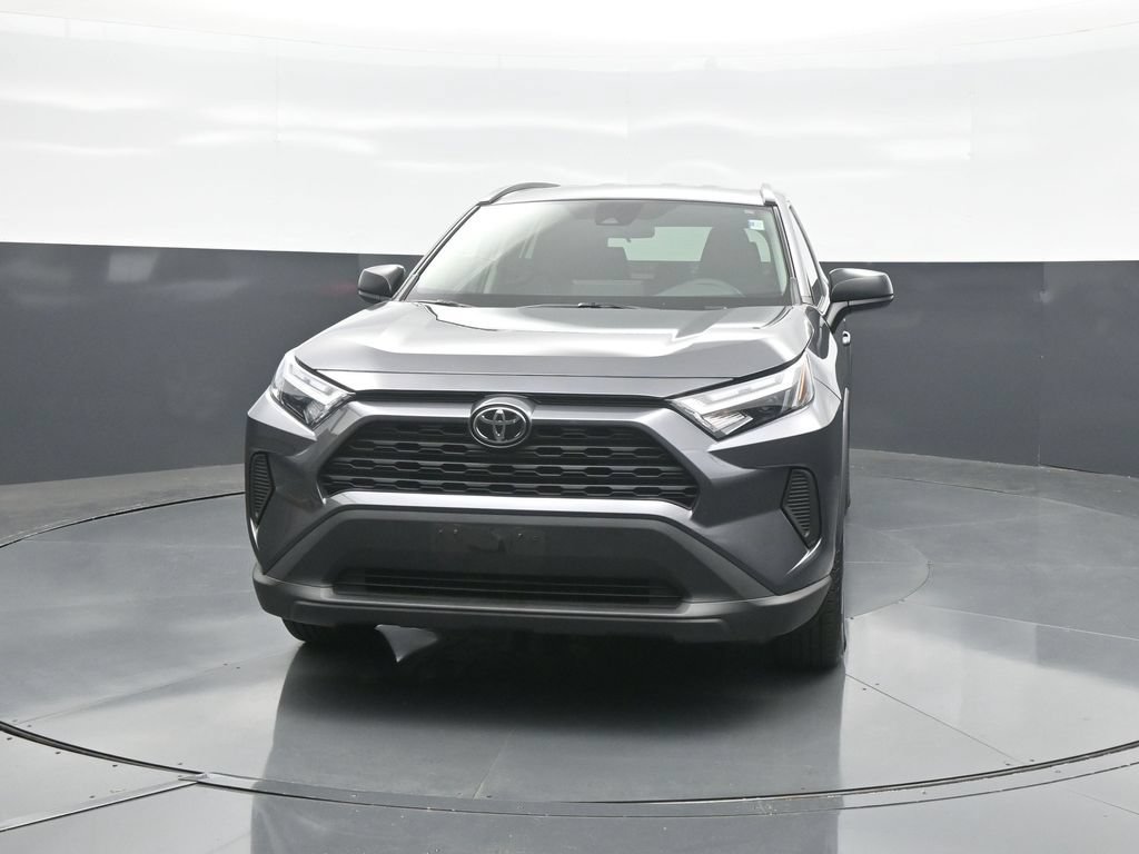Used 2025 Toyota RAV4 LE AWD/4WD image 2