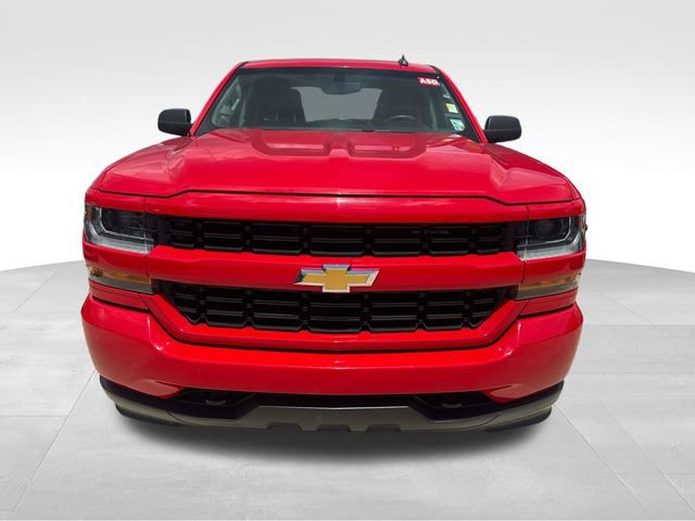 Used 2018 Chevrolet Silverado 1500 Custom w/ Custom Value Package RWD image 2
