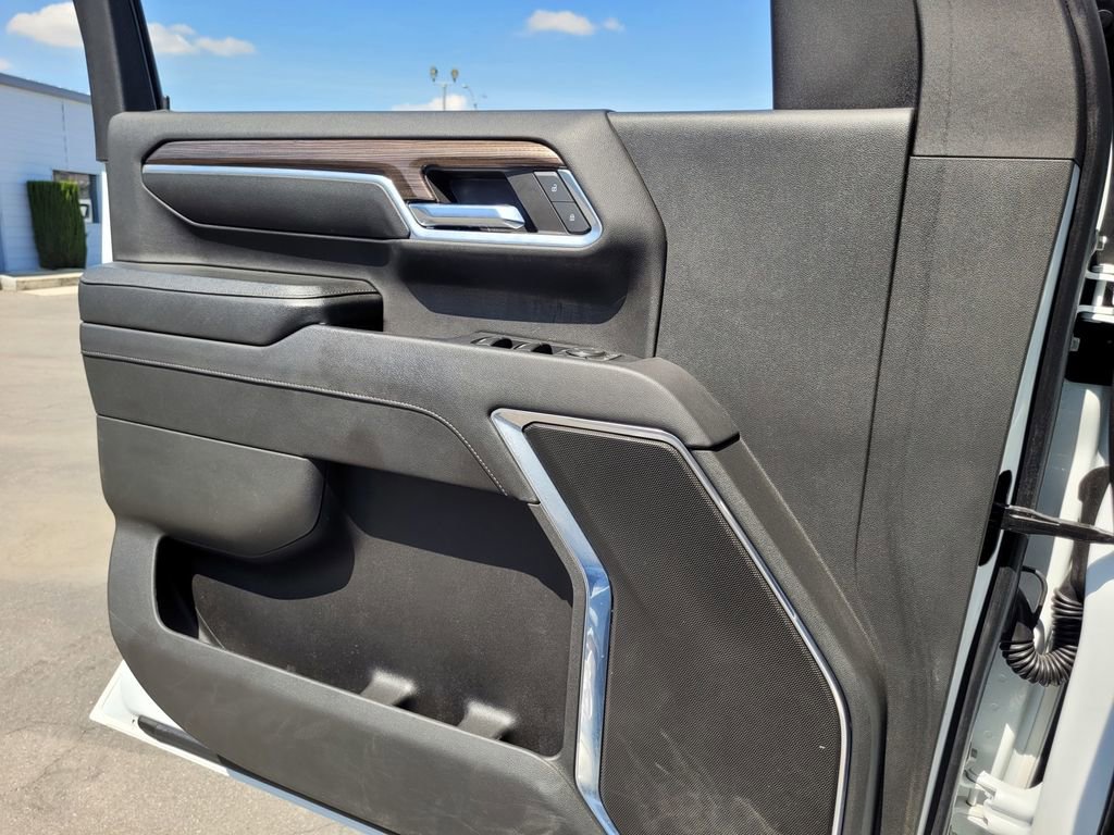 Used 2024 Chevrolet Silverado 2500 LT AWD/4WD image 25