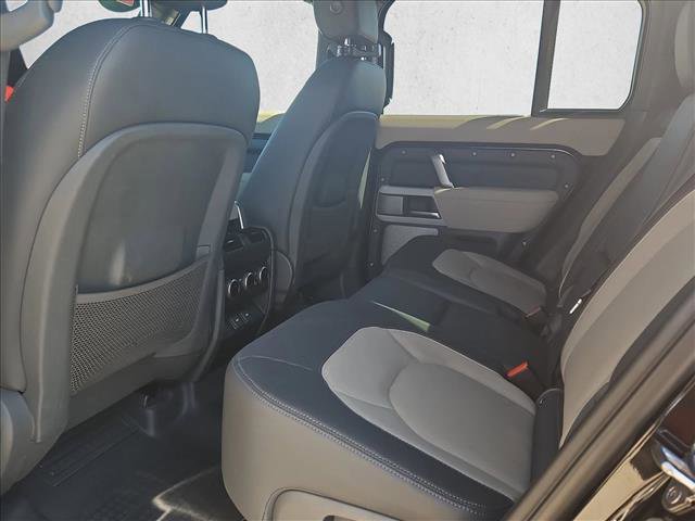 Used 2023 Land Rover Defender 130 X-Dynamic SE image 19