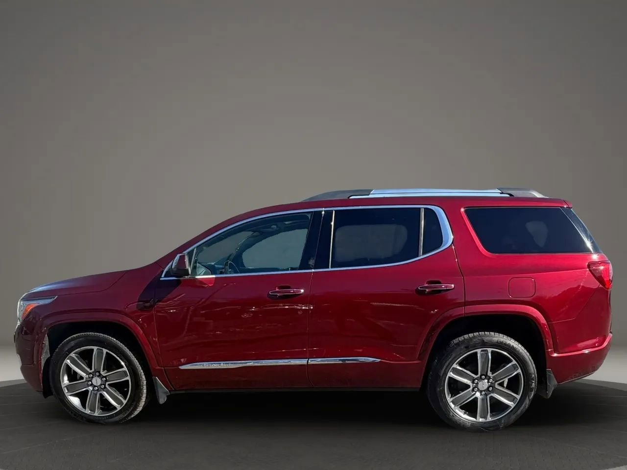 Used 2017 GMC Acadia Denali w/ Technology Package AWD/4WD image 8