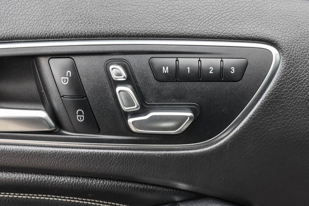 Used 2018 Mercedes-Benz GLA 250 4MATIC image 8