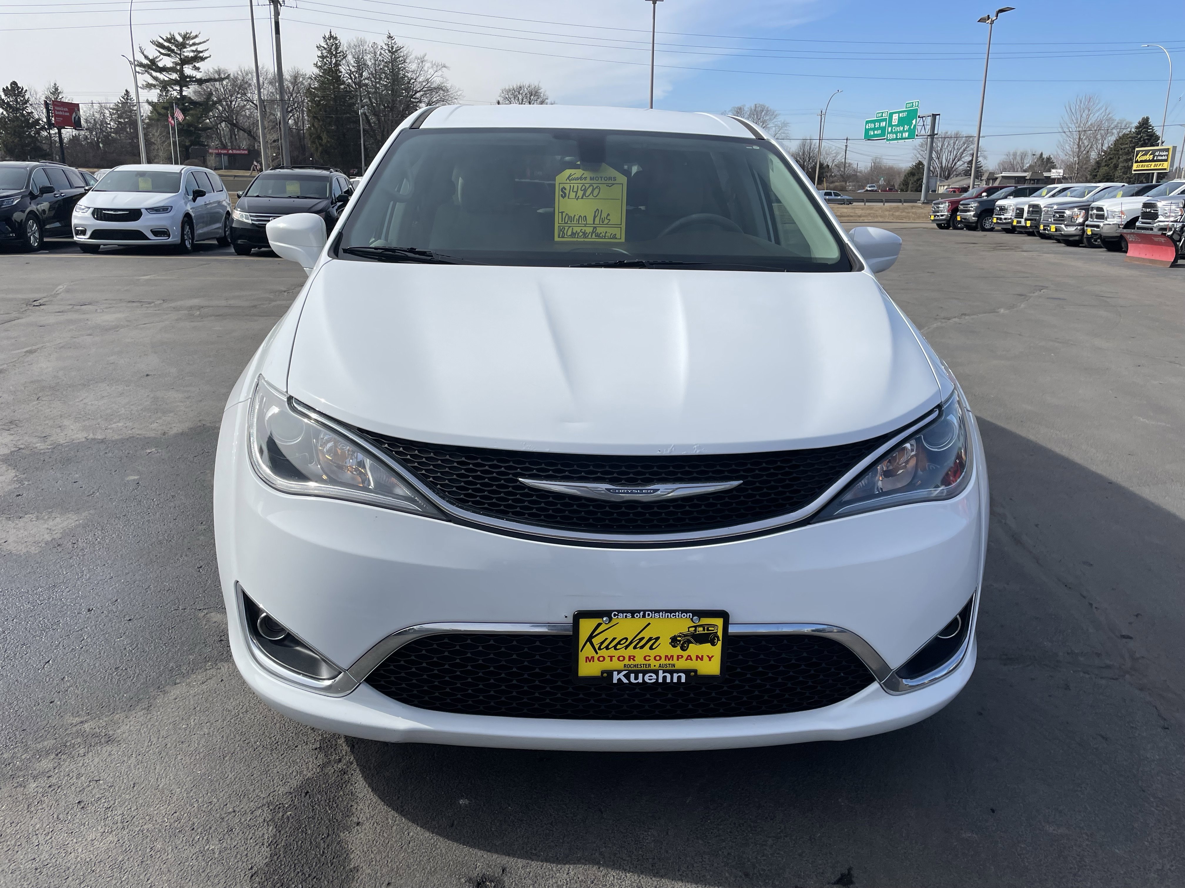 Used 2018 Chrysler Pacifica Touring Plus FWD image 3