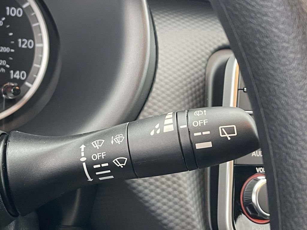 Used 2025 Nissan Kicks Play S image 25