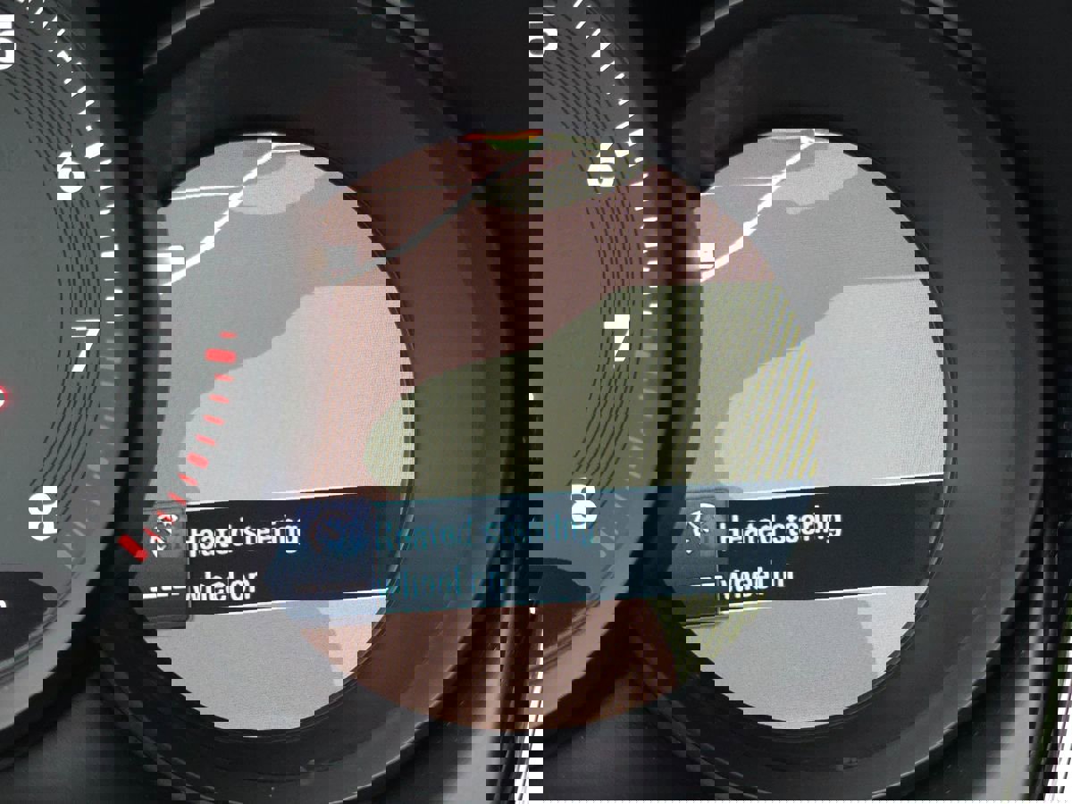 Used 2023 Porsche Macan image 32