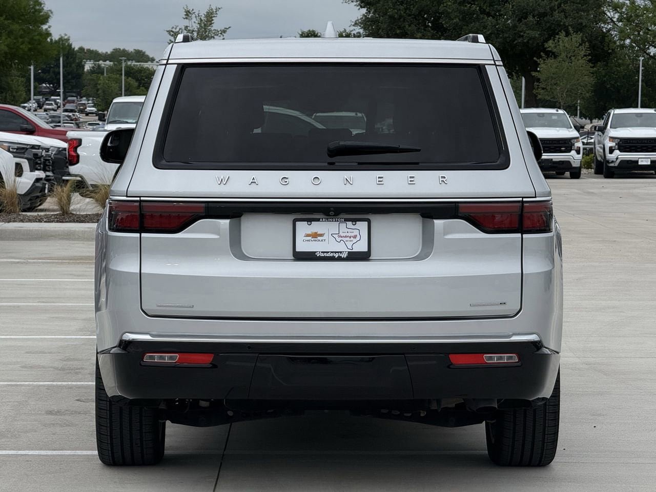 Used 2022 Jeep Wagoneer Series III w/ Premium Group I AWD/4WD image 5
