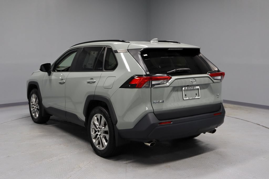 Used 2022 Toyota RAV4 XLE Premium AWD/4WD image 8