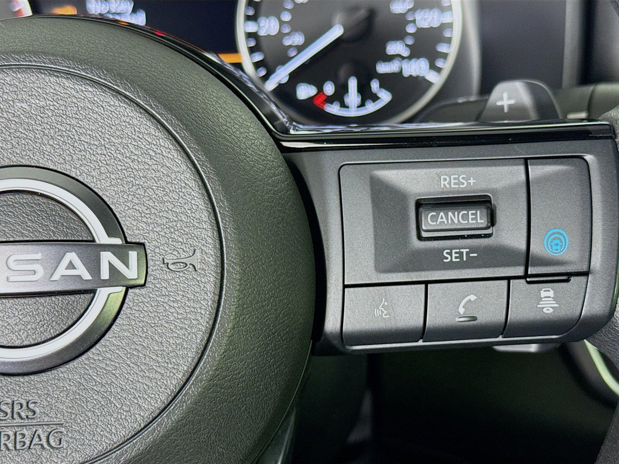 Used 2023 Nissan Rogue SV FWD image 14