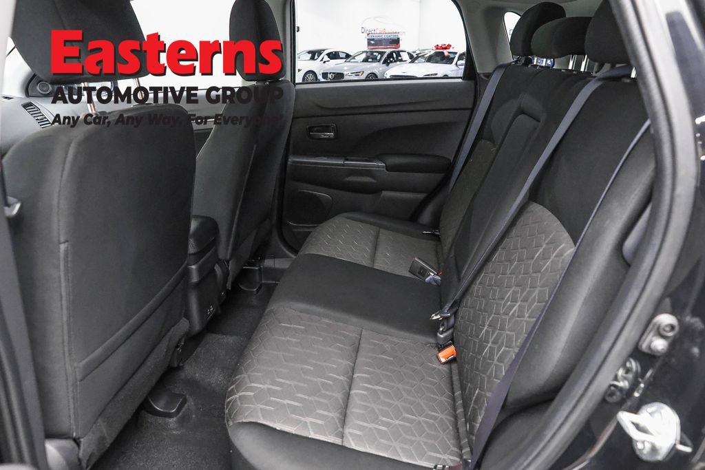 Used 2025 Mitsubishi Outlander Sport LE AWD/4WD image 23