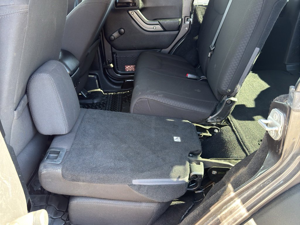 Used 2014 Jeep Wrangler Unlimited Sport image 13