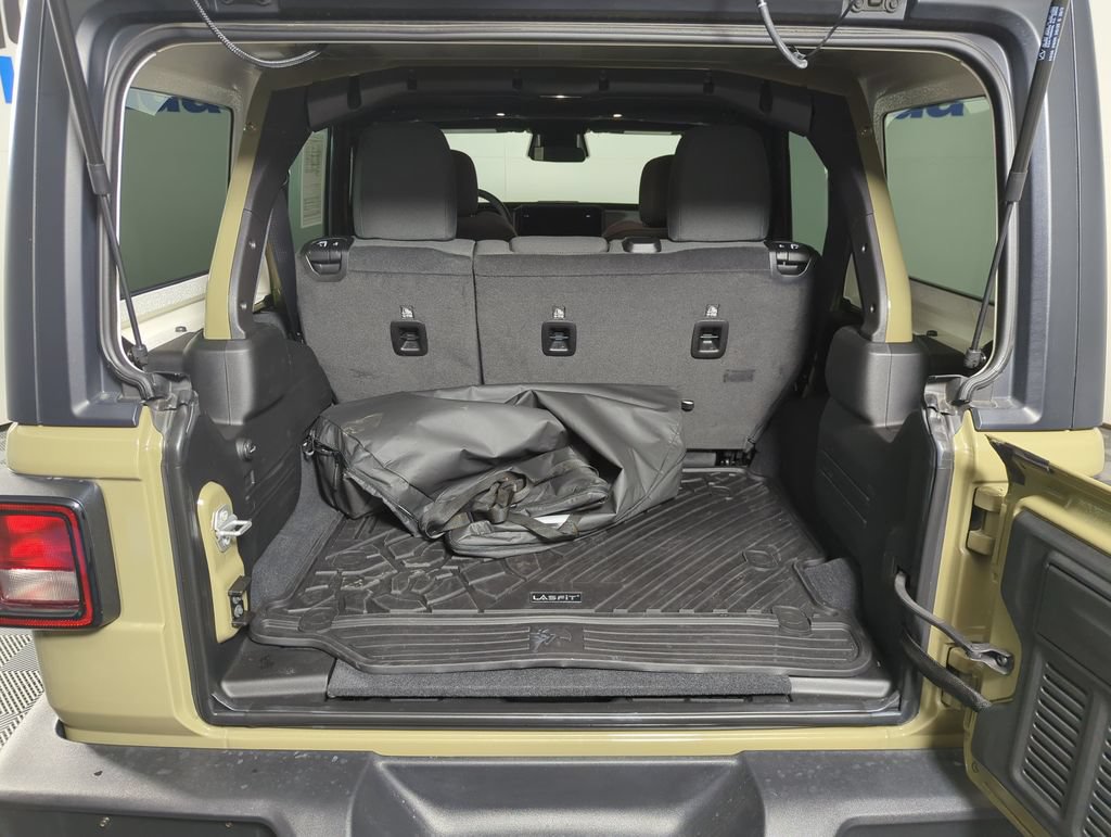 Used 2026 Jeep Wrangler Unlimited Sport AWD/4WD image 18