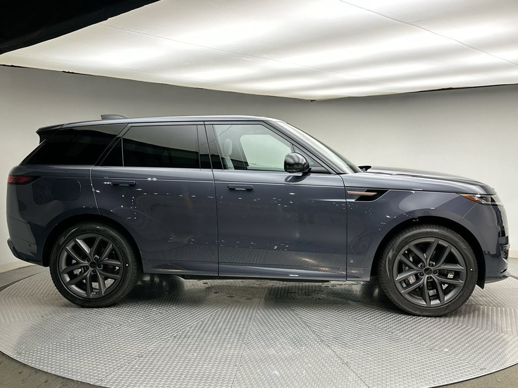 Certified 2026 Land Rover Range Rover Sport Dynamic SE AWD/4WD image 12