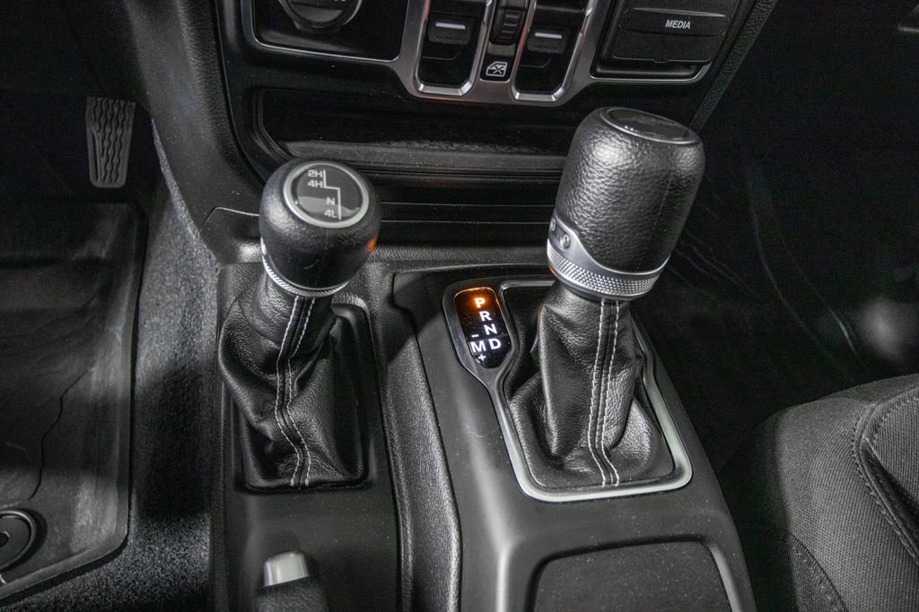 Used 2023 Jeep Gladiator Overland image 25