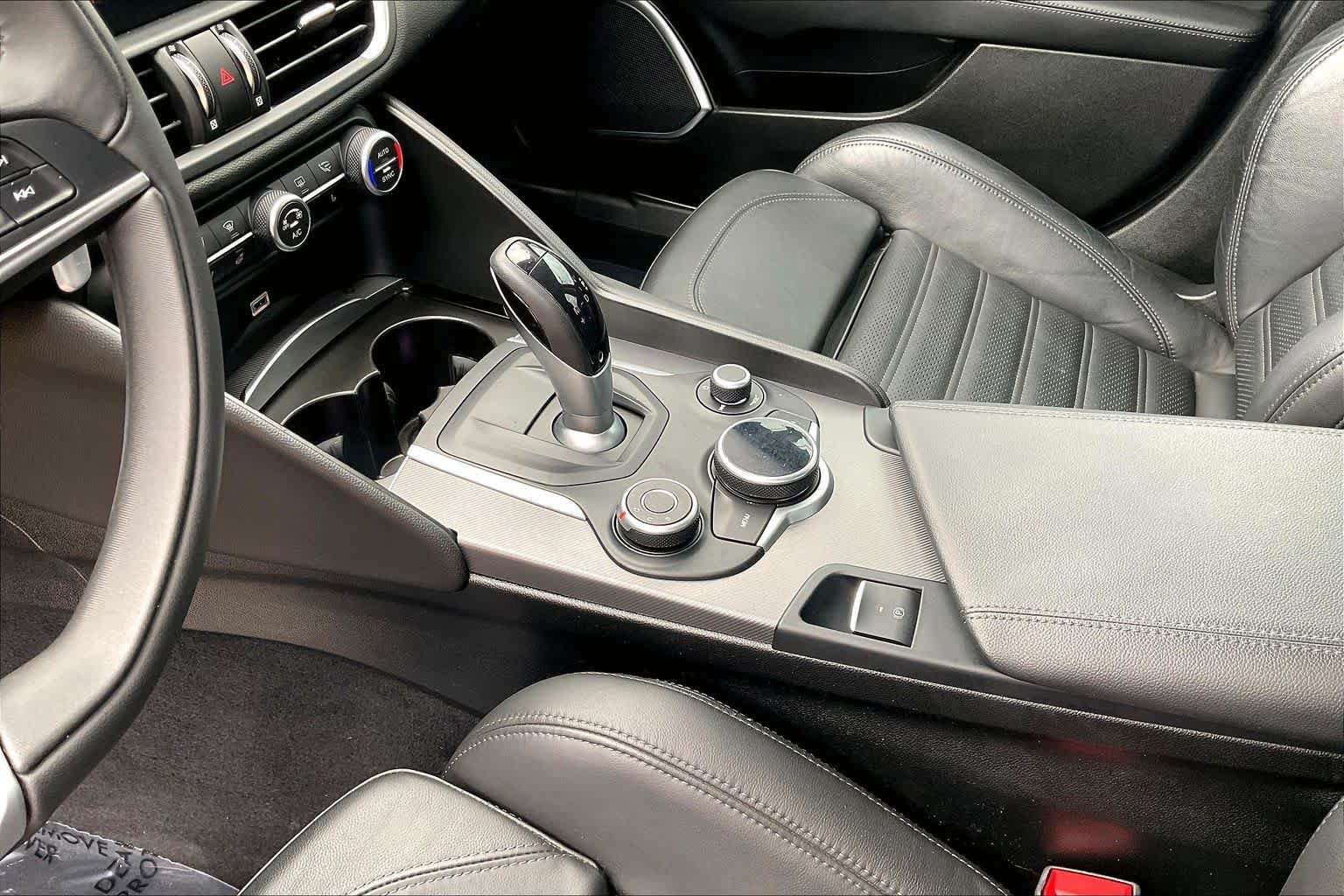 Used 2018 Alfa Romeo Giulia Ti Sport w/ Quick Order Package 22U Sport RWD image 16