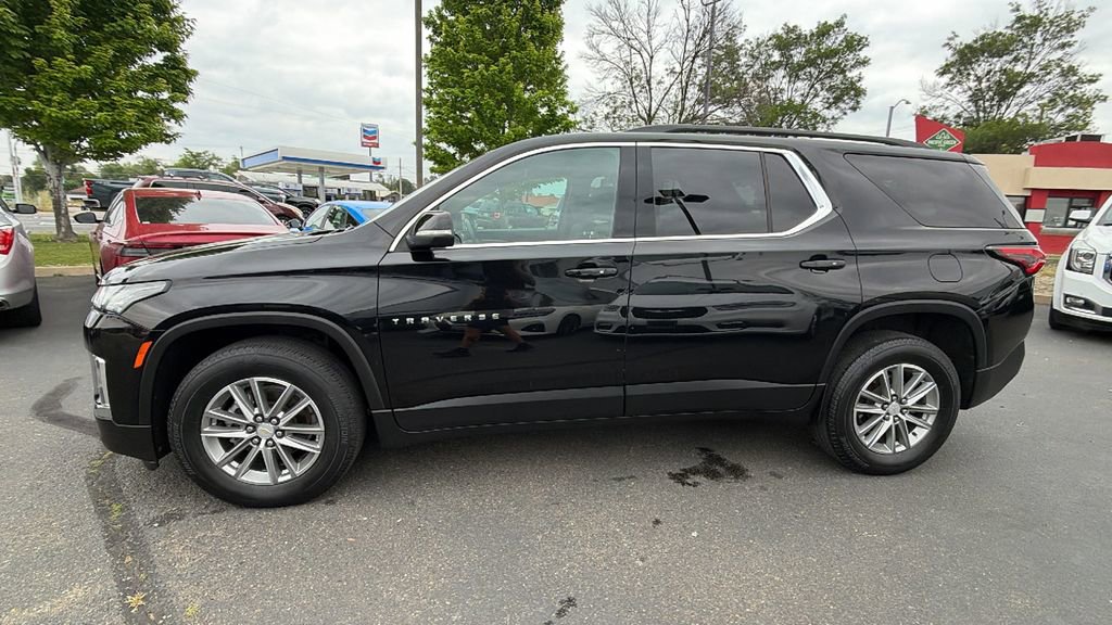 Used 2023 Chevrolet Traverse LT FWD image 7