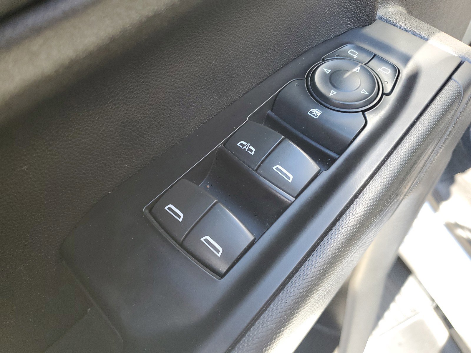 Used 2020 Chevrolet Silverado 1500 Custom w/ Custom Value Package image 27