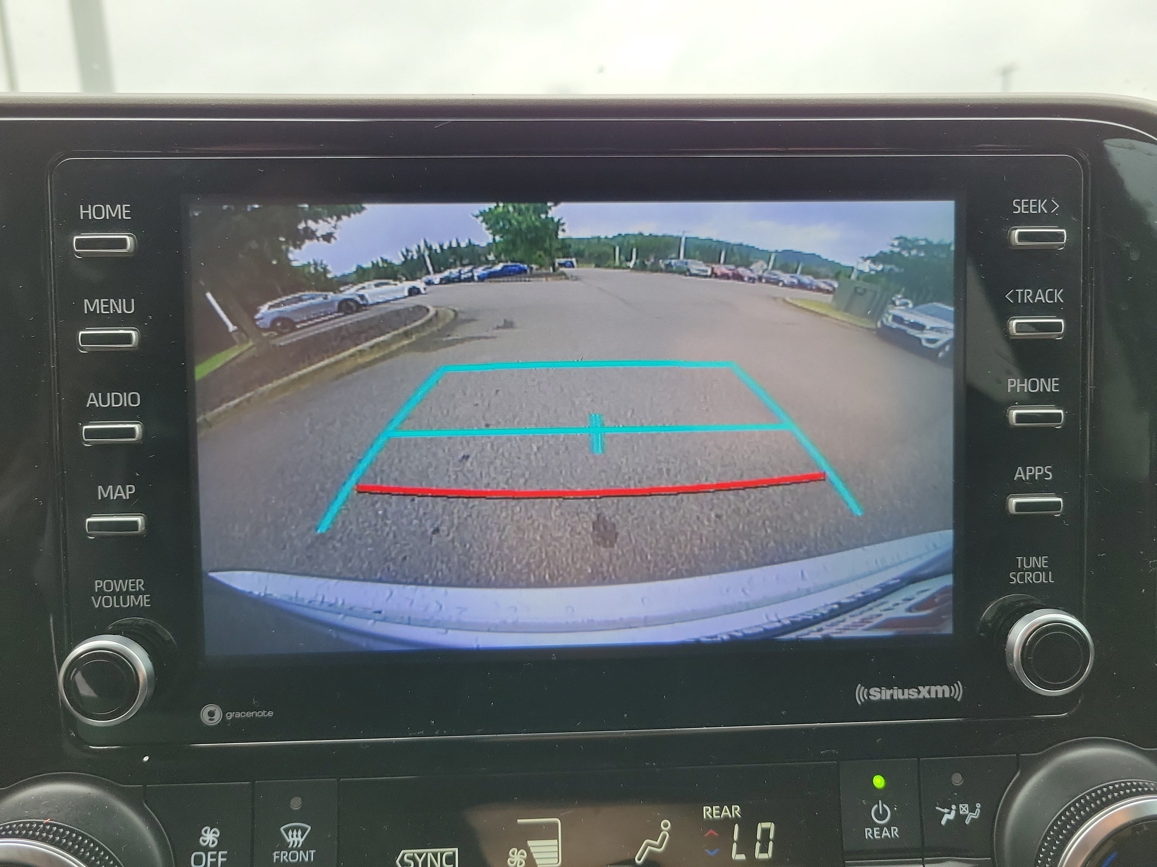 Used 2022 Toyota Highlander L FWD image 10