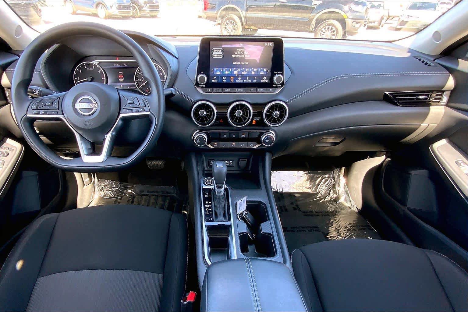 Used 2025 Nissan Sentra SV FWD image 14