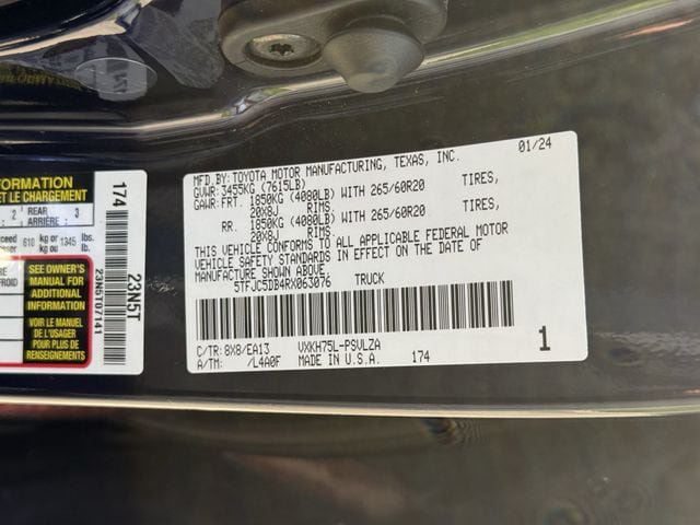 Used 2024 Toyota Tundra Limited AWD/4WD image 36