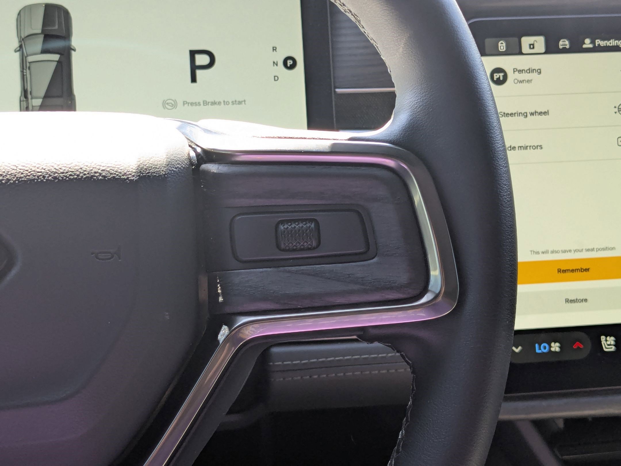 Used 2025 Rivian R1S Adventure AWD/4WD image 22