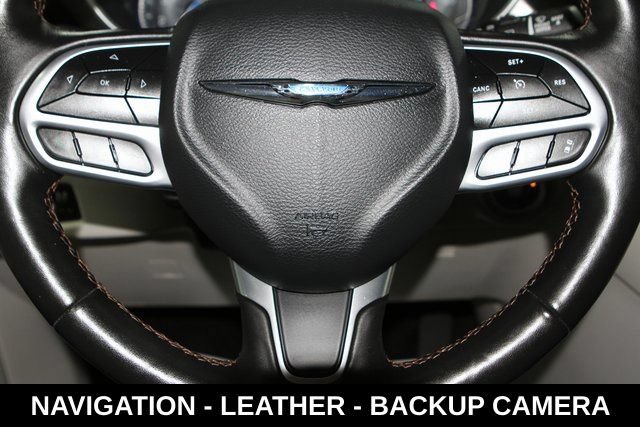 Used 2020 Chrysler Pacifica Touring-L Plus w/ Tire & Wheel Group FWD image 16
