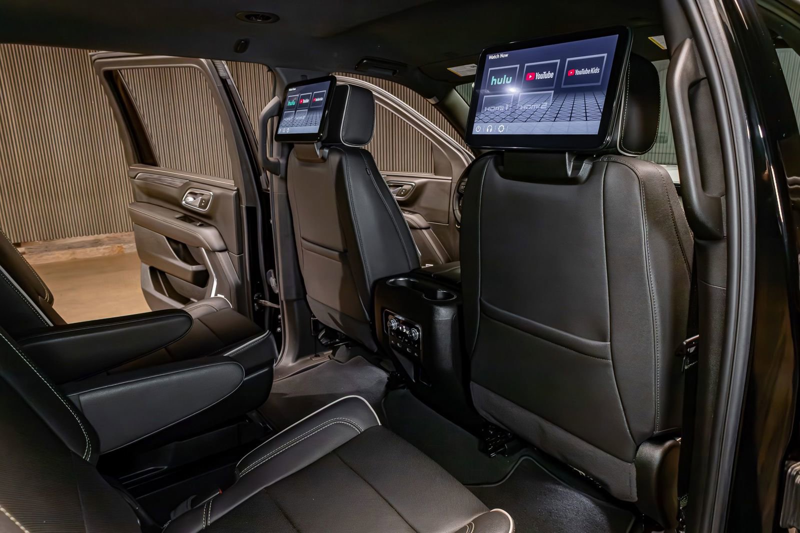 Used 2024 GMC Yukon XL SLT w/ SLT Luxury Package image 26