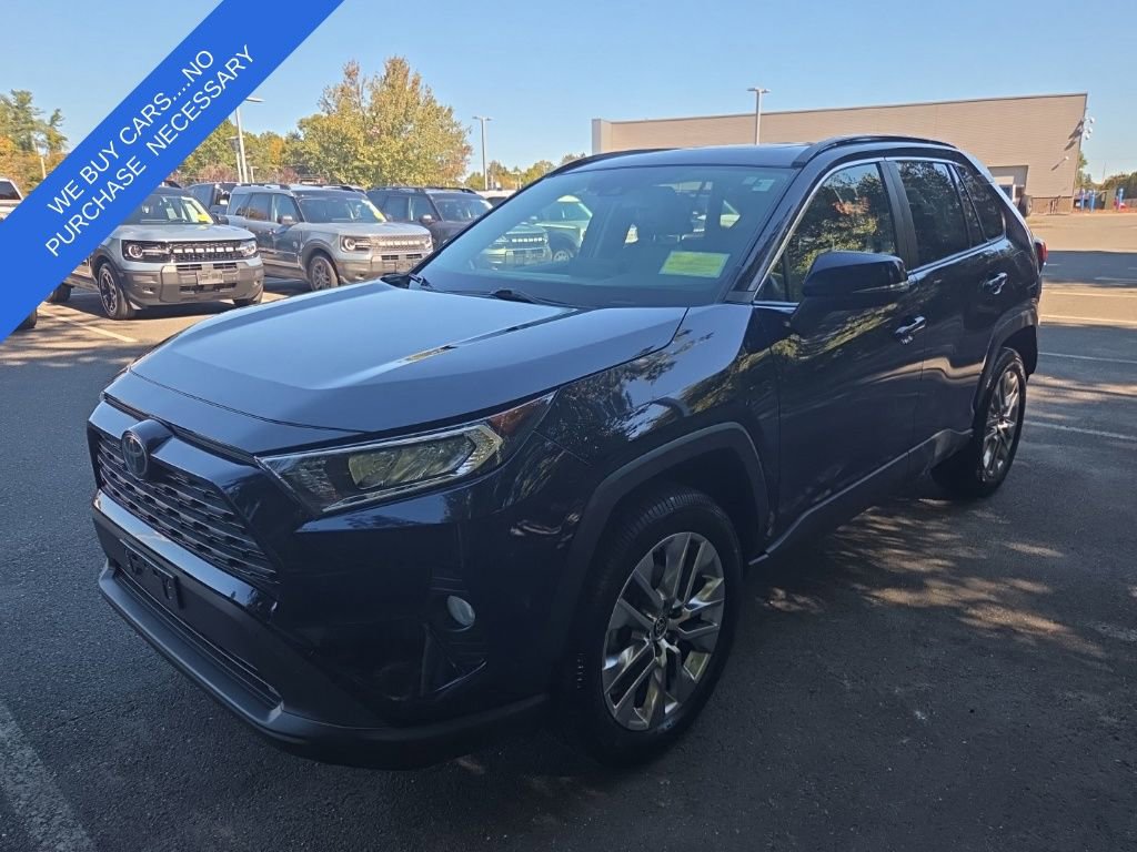 Used 2019 Toyota RAV4 XLE Premium image 5